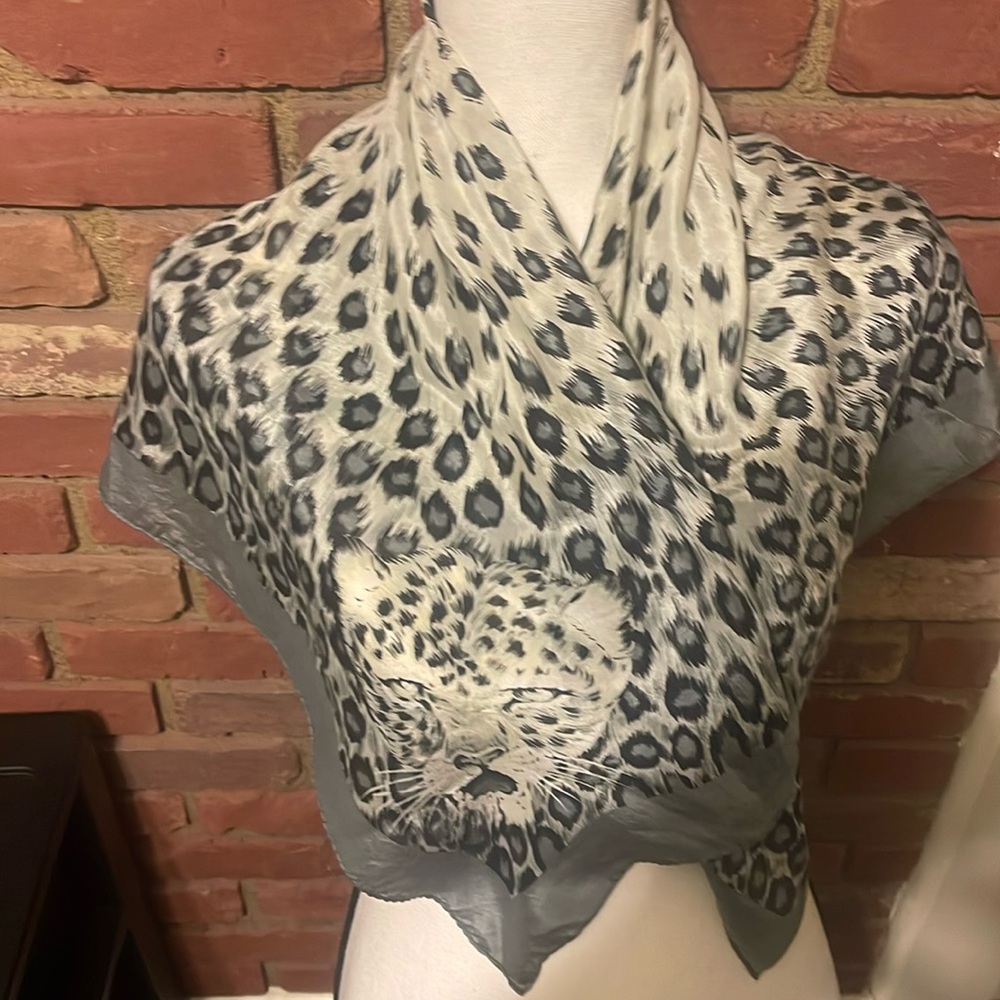🔥VINTAGE 🔥SILK🔥 SCARF 🔥